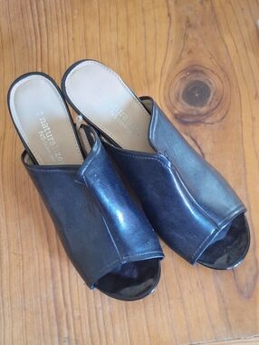 NaturalizerNicky Black N5 Comfort Open-Toe Mule Slides